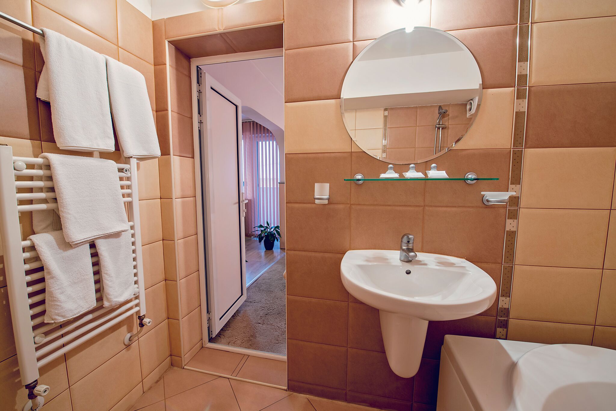 twin room | bathroom | free toiletries, hair dryer, bidet, towels
