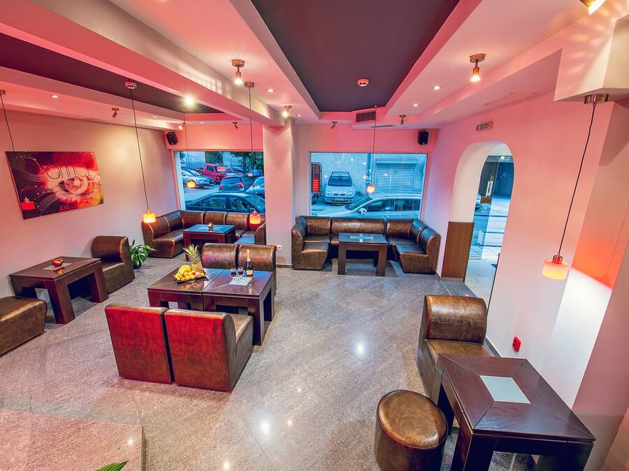 Daily continental breakfast (EUR 5.2 per person)