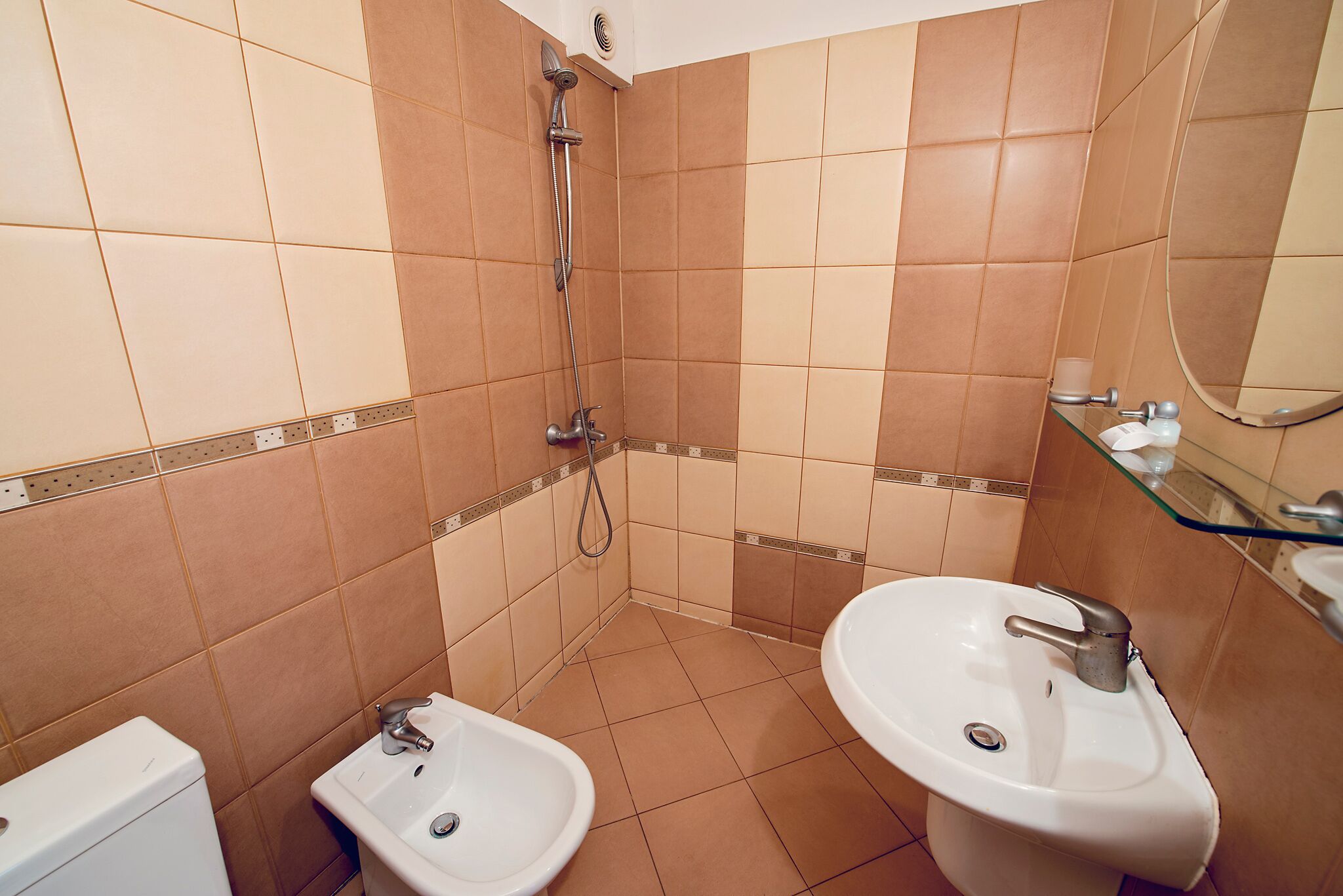 single room, balcony | bathroom | free toiletries, hair dryer, bidet, towels