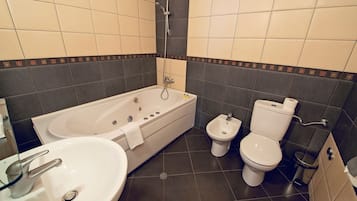 Studio, Balcony | Bathroom