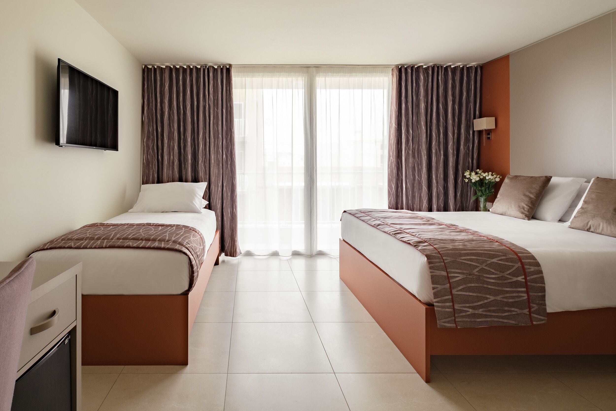 family room | 1 bedroom, minibar, soundproofing, free wifi