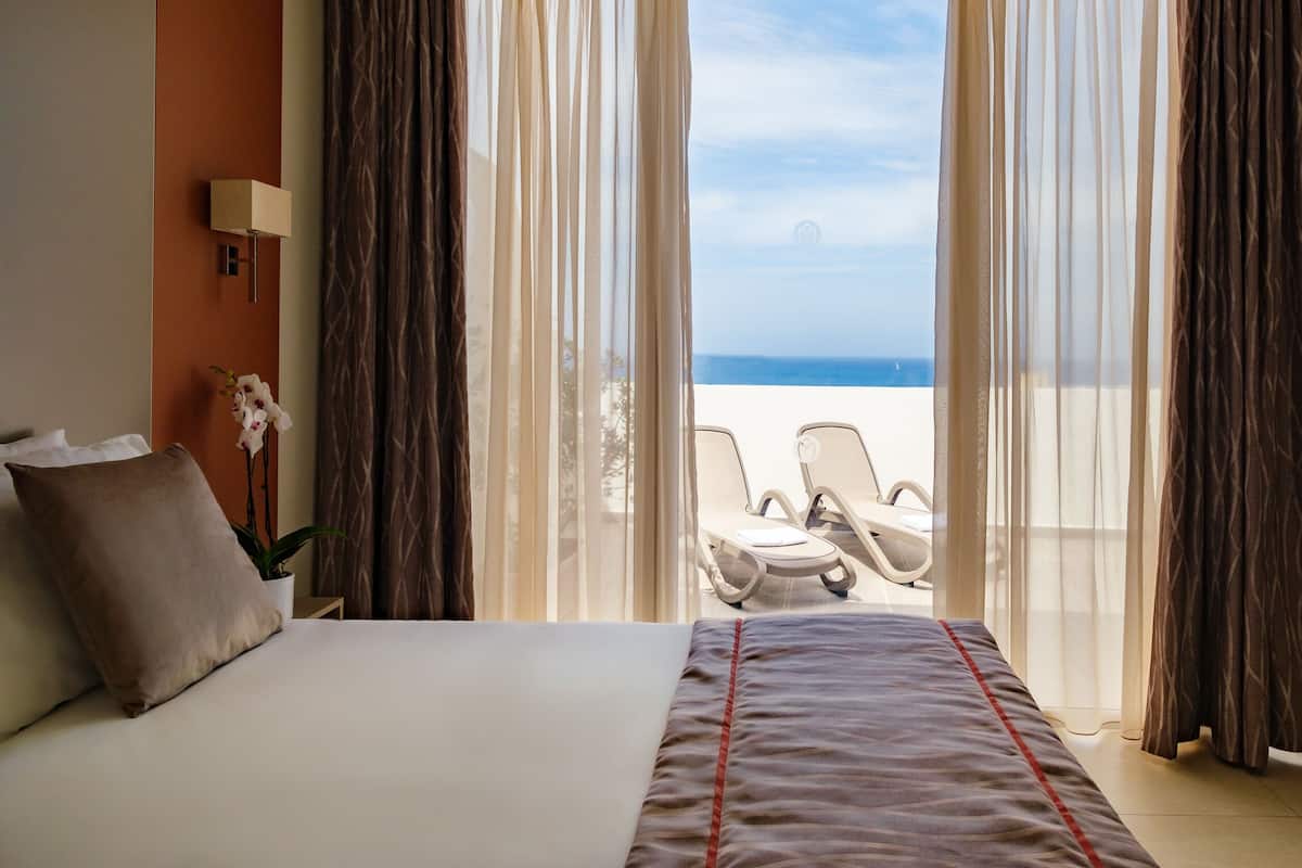 penthouse, terrace, sea view | 1 bedroom, minibar, soundproofing, free wifi