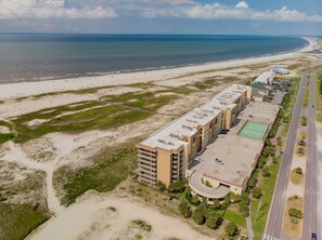 Exterior - Family Friendly 6th Floor Gulf Front Condo at Holiday Isle on Dauphin Island (Dauphin Island)