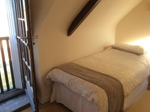 2 bedrooms, Internet