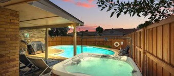 Modern & Chic 4-BD/2-BA | Pool, Hot Tub, BBQ Grill
