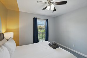 4 bedrooms, iron/ironing board, WiFi