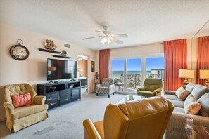 Condo, 2 Bedrooms | Interior