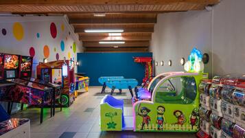 Tempat bermain anak – indoor
