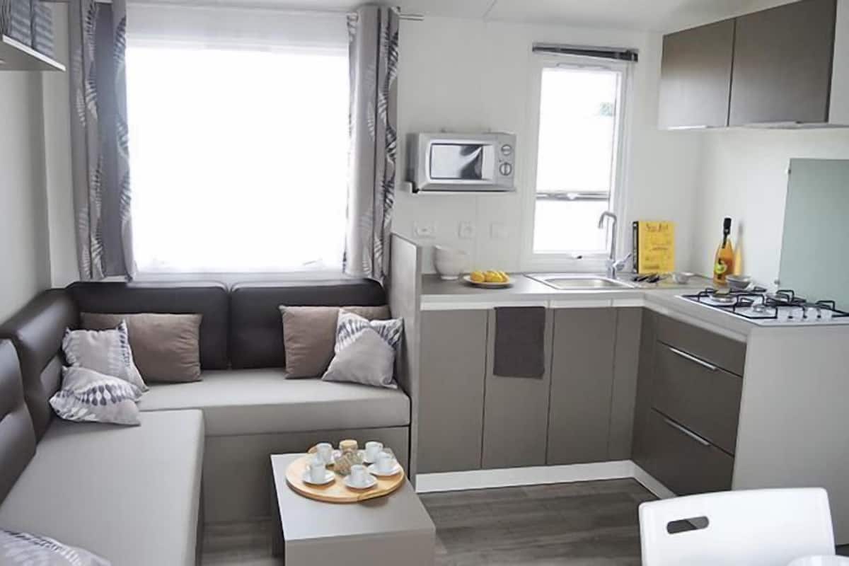 Cottage (TAMARIS COT68T) | Living area | Flat-screen TV