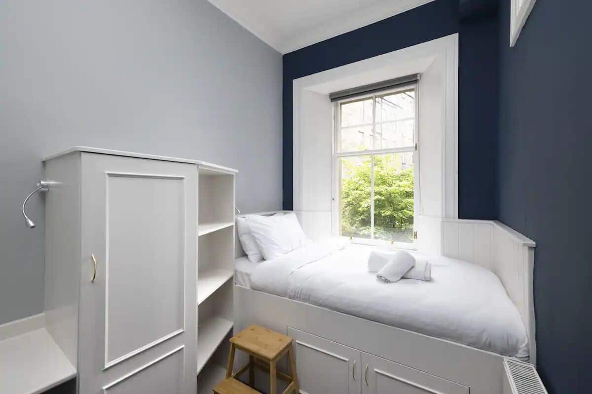 Single Room | WiFi (free), bed sheets