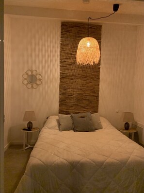 1 chambre, fer et planche Ă repasser, draps fournis