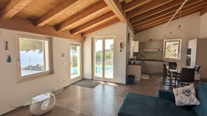 TV - Villa with Pool and Jacuzzi on Sea View Terrace (Sanremo)