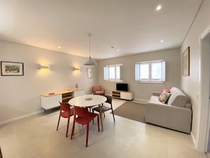 Comfort Condo, Non Smoking | Living area - Cardeal Suites & Apartments (Faro)