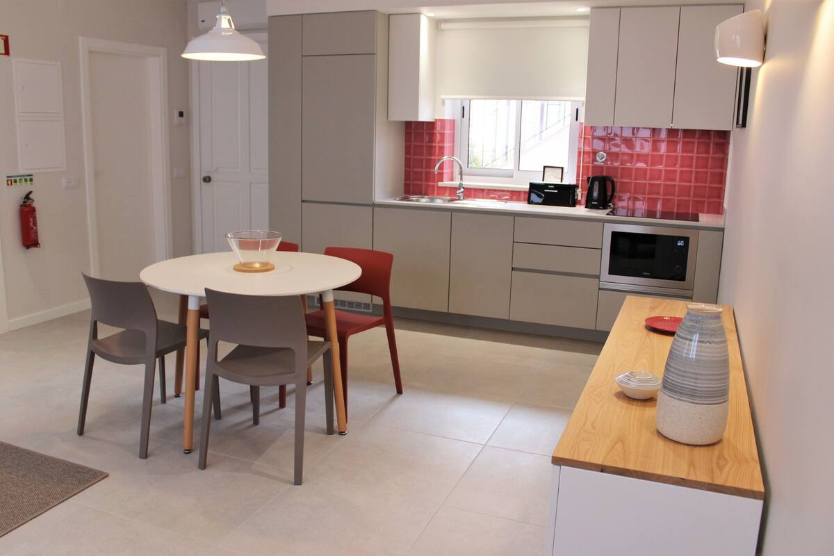 Comfort Condo, Non Smoking | Private kitchen