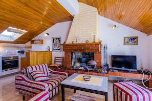 Apartment (One Bedroom Apartment with Terrace an) | Living room | Flat-screen TV - Apartments Cicko (Dubrovnik)