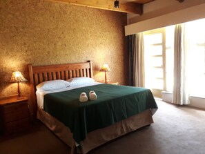 Double Room (Kudu) | Bed sheets - Die Plasie (Pretoria)