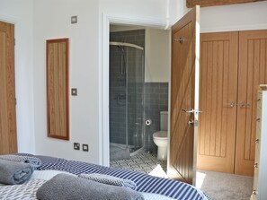 2 makuuhuonetta, vauvan matkasänky, ilmainen Wi-Fi, vuodevaatteet