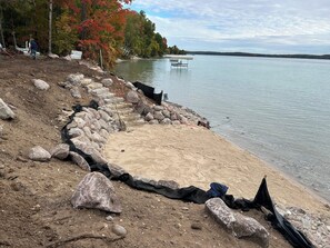 Beach nearby, sun-loungers, beach towels