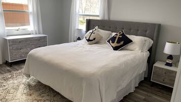 4 bedrooms, desk, iron/ironing board, free WiFi