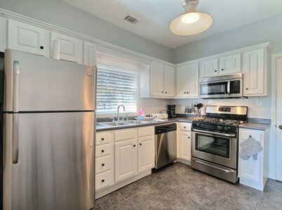 Suite as Honey in Historical Savannah