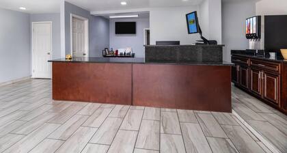 Super 8 by Wyndham Portsmouth - Norfolk