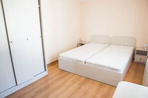 7 bedrooms, iron/ironing board, WiFi, bed sheets - Entire Sea view Villa with private pool (Varna)