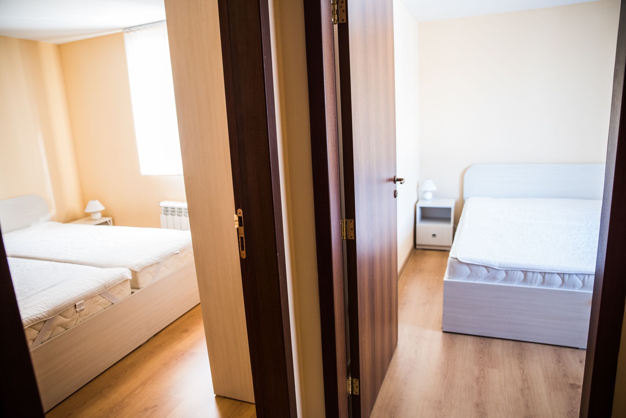 7 habitaciones, tabla de planchar con plancha, wifi y ropa de cama 