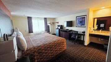 Comfort Room, 1 King Bed | Desk, WiFi, bed sheets