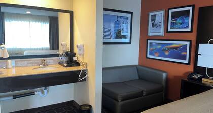 Oregon Trail Inn and Suites