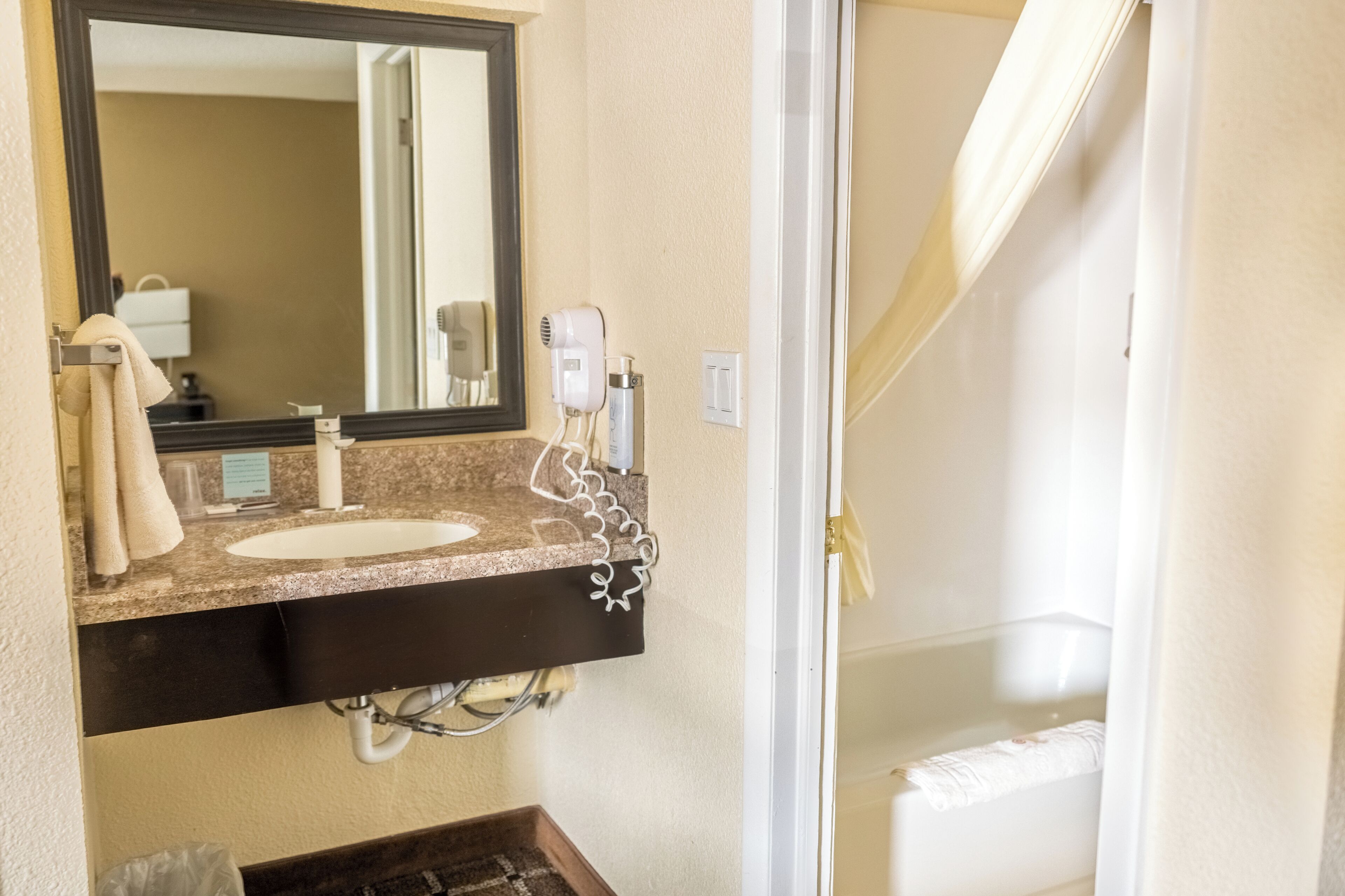 Comfort kamer, 1 kingsize bed | Een bureau, wifi, beddengoed