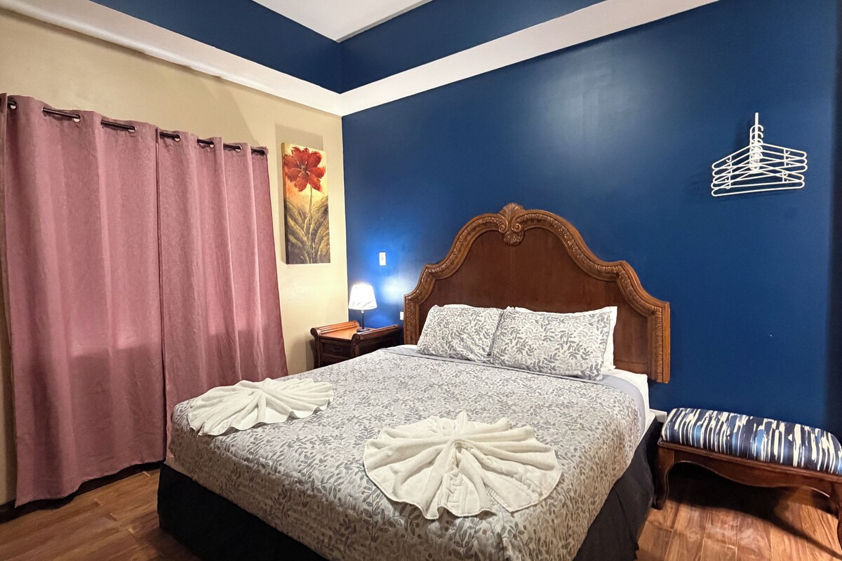Double Room | Desk, laptop workspace, WiFi (free), individually decorated