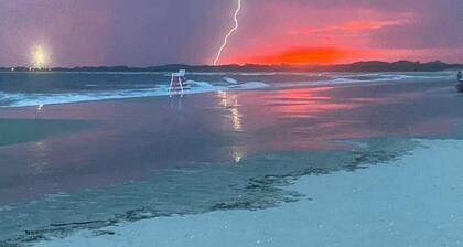 Clean, Modern family friendly beach house