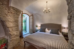 Family Room, 1 Bedroom | Individually decorated, individually furnished, iron/ironing board