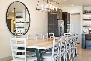 Dining - Arcadia 36 | PRIVATE Hot Tub * Sleeps 18 * Patio Views (Santa Clara)