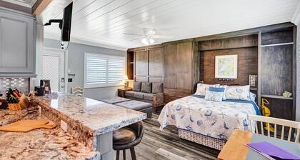Atlantic Ave Delray Bch & Dwtn. 1 Block to Ocean Booking for 2026 Free Park,Pool