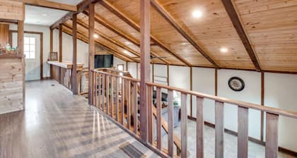 The Barrel House on Lake Texoma