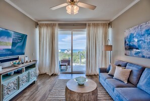 Smart-TV og stereoanlegg