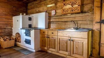 Apartment | Dapur peribadi | Peti sejuk, ketuhar, dapur, alat memasak/pinggan mangkuk/perkakas dapur