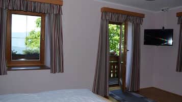 1 bedroom, free cots/infant beds, rollaway beds, free WiFi