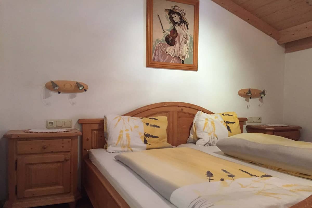 Apartment (Griesbergblick) | Free cots/infant beds, free WiFi, bed sheets