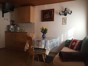 Apartment (Gampenkogelblick) | Wohnbereich | Fernseher