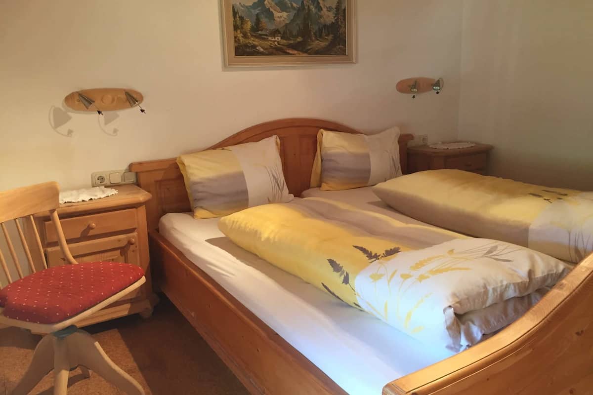 Apartment (Gaisbergblick) | Free cots/infant beds, free WiFi, bed sheets