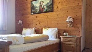 Apartment (Kitzbüheleralpenblick) | Free cots/infant beds, free WiFi, bed sheets