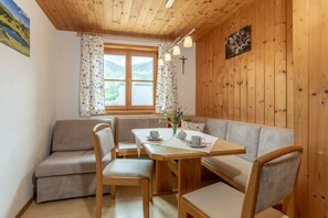 Essbereich im Zimmer