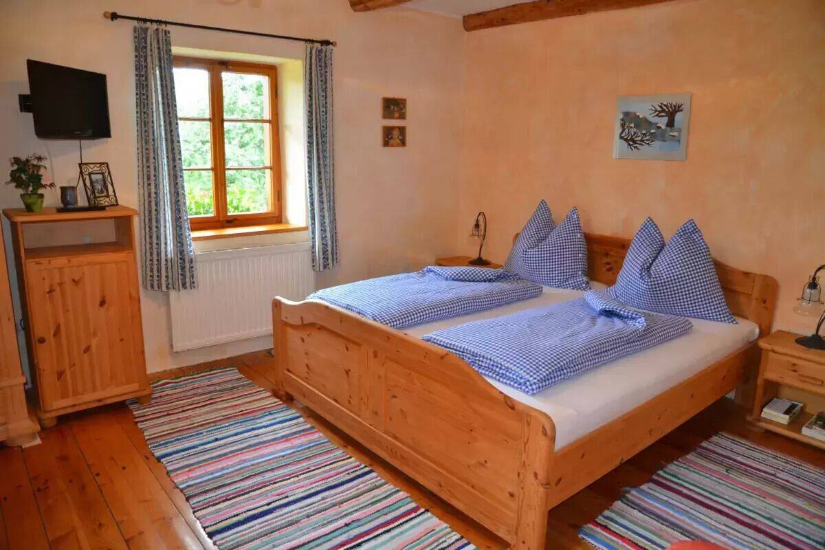 Apartment (Gartenblick) | Blackout drapes, cribs (free), WiFi (free), individually decorated