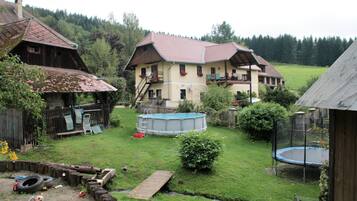 Außenpool (je nach Saison geöffnet)