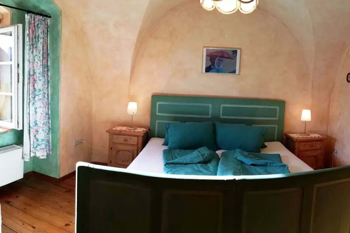 Apartment (Bauernhaus) | Blackout drapes, cribs (free), WiFi (free), individually decorated