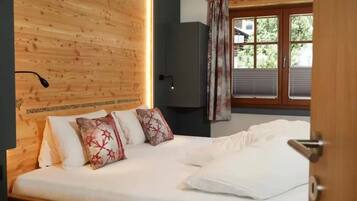 Apartment (lärche) | Premium bedding, in-room safe, soundproofing, iron/ironing board