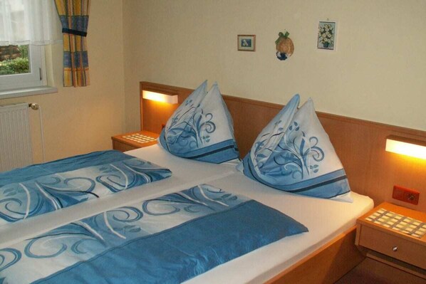 1 bedroom, free WiFi, bed sheets