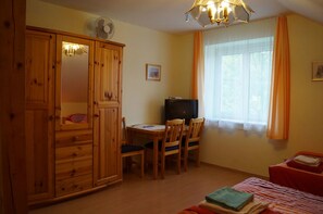 Triple Room | 1 bedroom, individually decorated, individually furnished - Haus Bergblick (Hohe Wand)